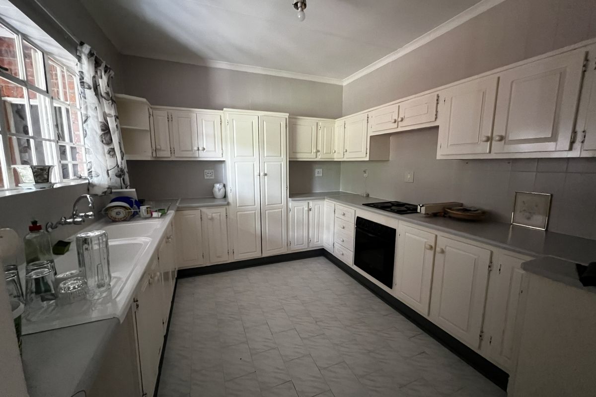 Living with Space, Style & Serious Convenience – Newcastle CBD Gem! - Photo 4