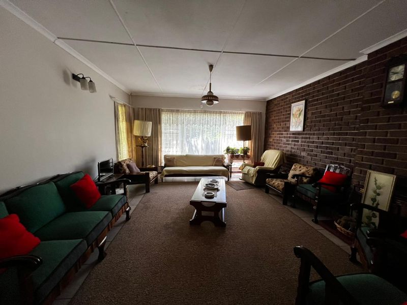 Space, Location & Potential – A Family Home Worth Seeing! - Photo 6
