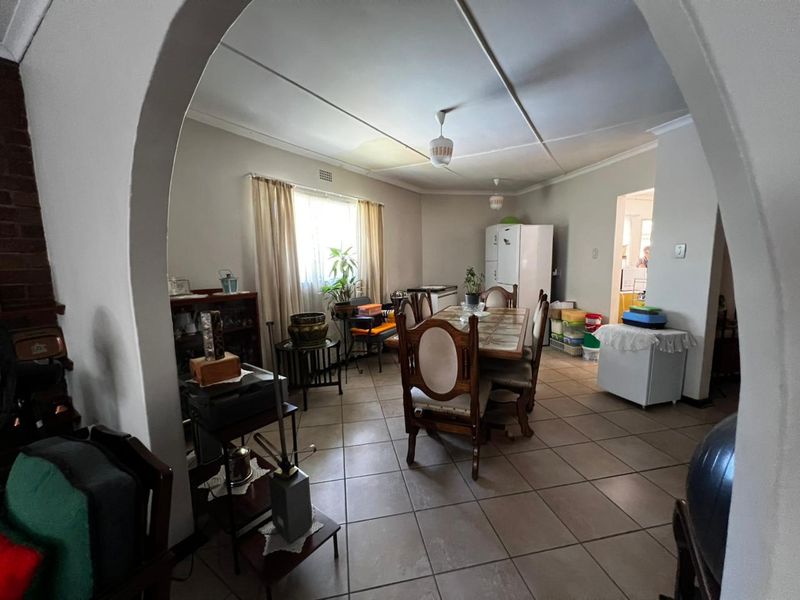 Space, Location & Potential – A Family Home Worth Seeing! - Photo 5