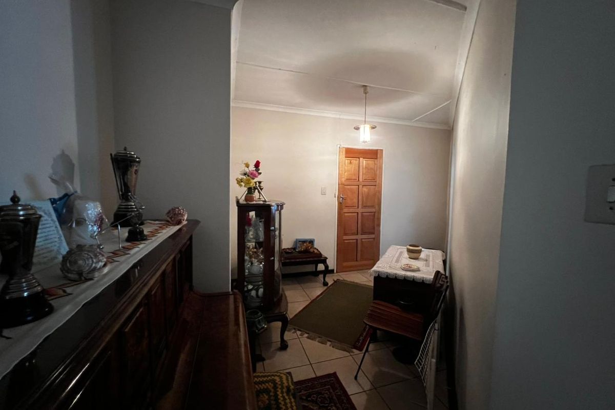 Space, Location & Potential – A Family Home Worth Seeing! - Photo 4