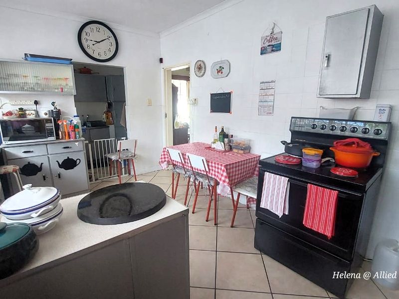 Charming and Spacious Home in Arbor Park - Photo 7