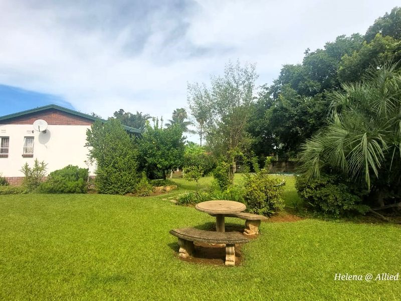 Charming and Spacious Home in Arbor Park - Photo 3