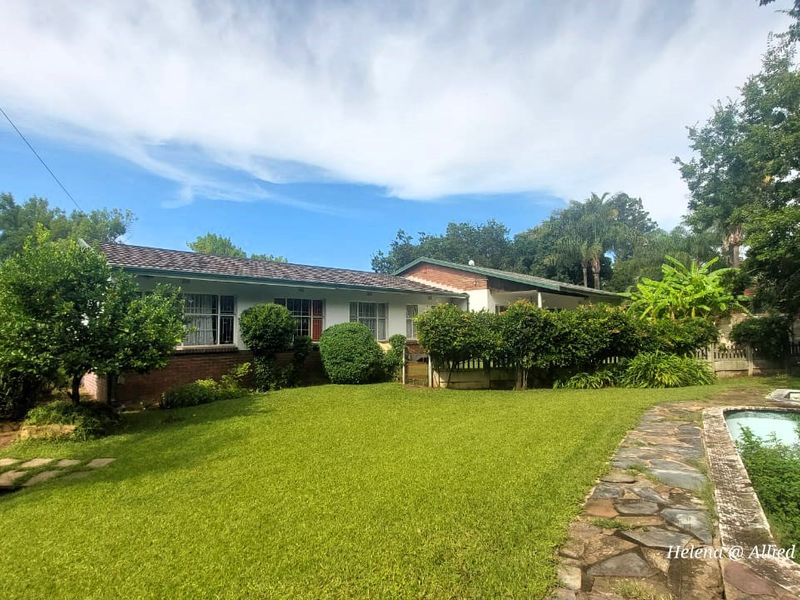 Charming and Spacious Home in Arbor Park - Photo 2