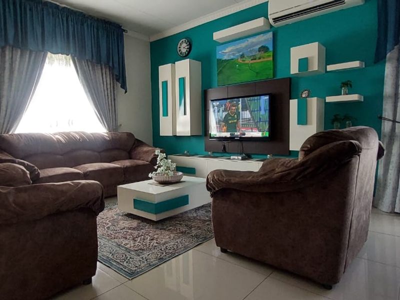 Stunning 3-Bedroom Home with 2-Bedroom Granny Cottage – Move-In Ready! - Photo 8