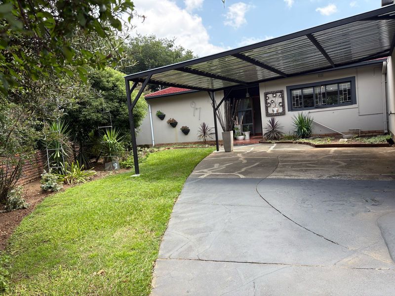 Imagine Coming Home to this Gorgeous 4 Bedroom House! - Photo 3