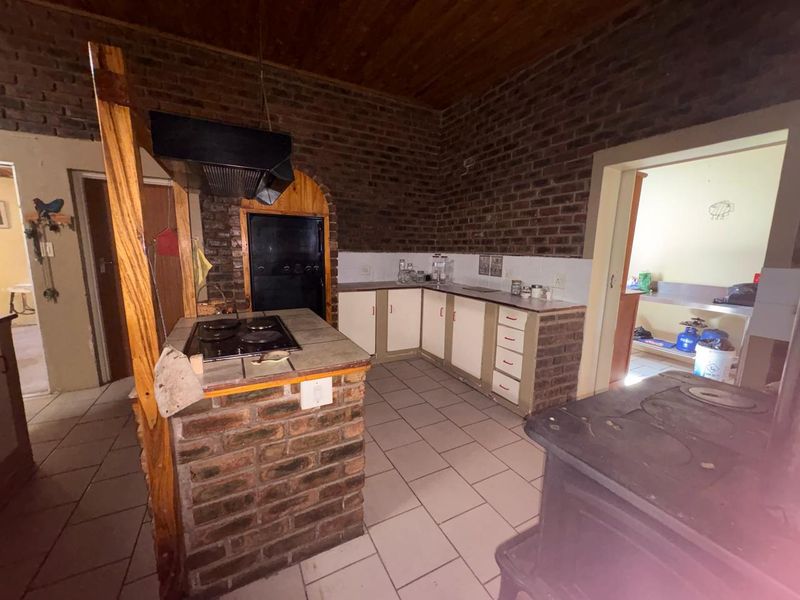 A serene 3-bedroom house nestled in the heart of nature. - Photo 9