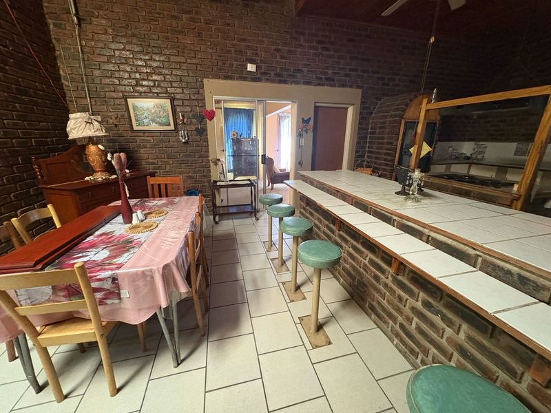 A serene 3-bedroom house nestled in the heart of nature. - Photo 7