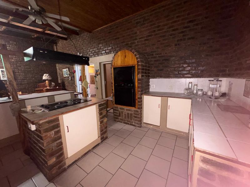 A serene 3-bedroom house nestled in the heart of nature. - Photo 8