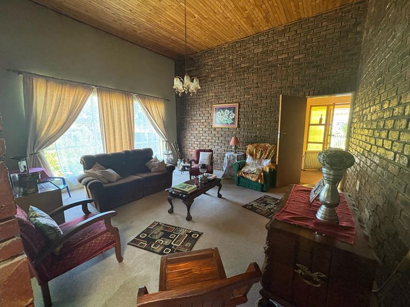 A serene 3-bedroom house nestled in the heart of nature. - Photo 5