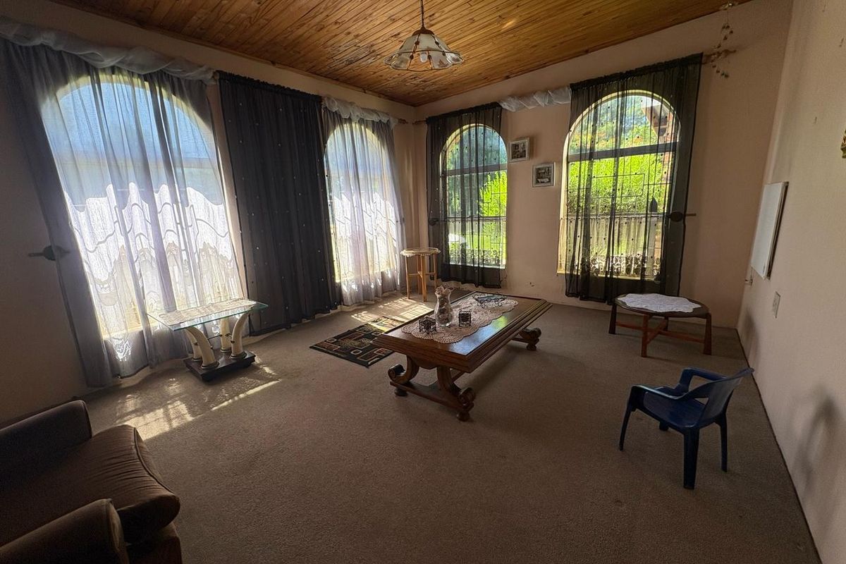 A serene 3-bedroom house nestled in the heart of nature. - Photo 4