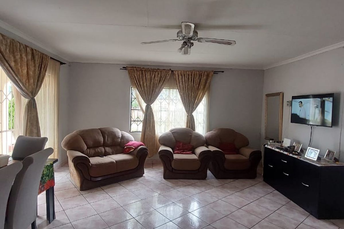 Priced to go!!! Calling all Investors... - Photo 2