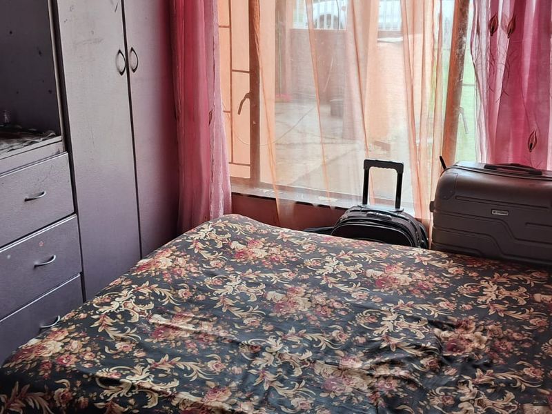 A beautiful 3-bedroom home in an amazing neighborhood - Photo 8