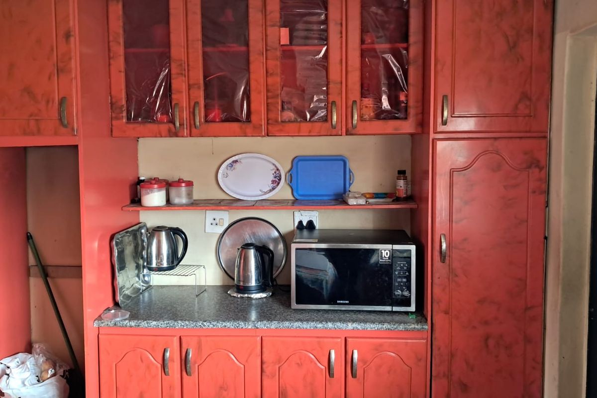 A beautiful 3-bedroom home in an amazing neighborhood - Photo 5