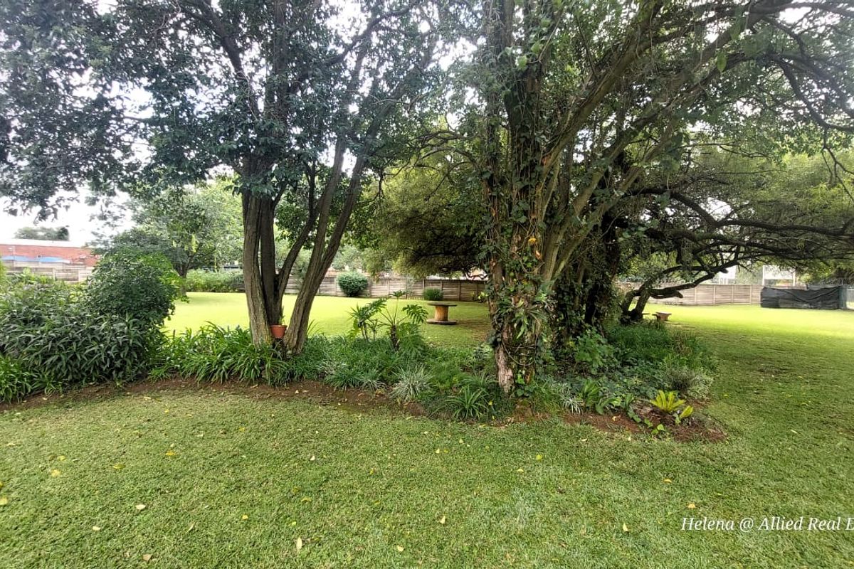 Cozy 2-Bedroom with Stunning Garden! - Photo 4