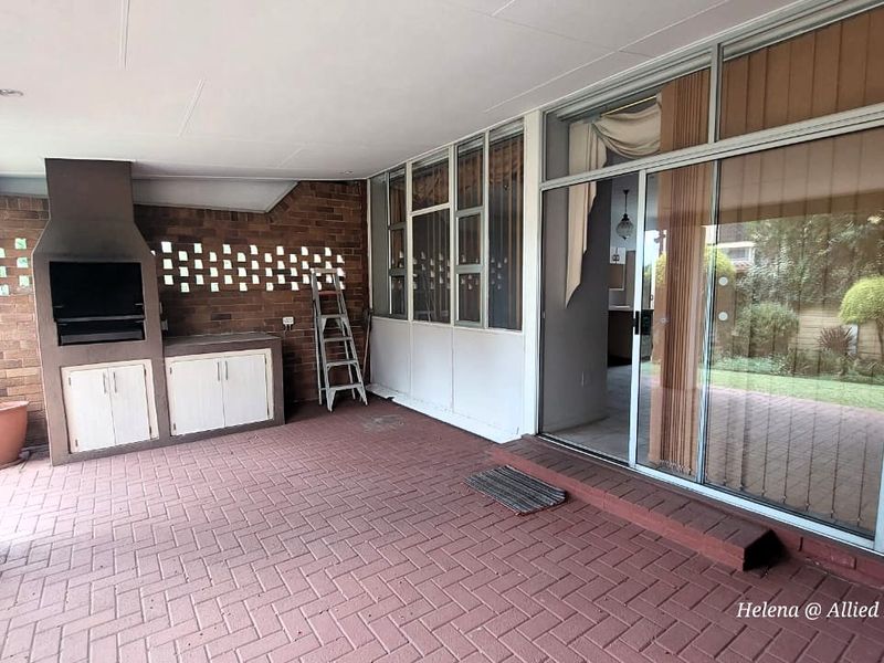 Cozy 2-Bedroom with Stunning Garden! - Photo 5