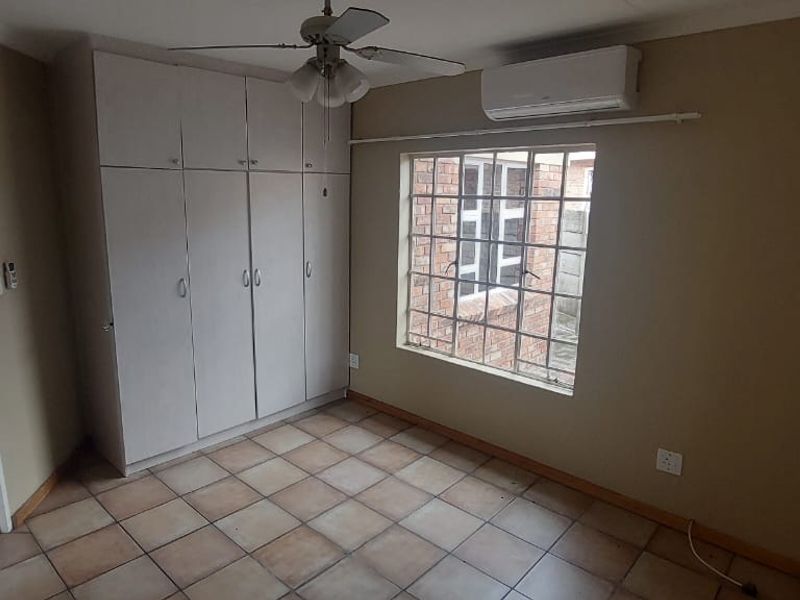 Charming 2-Bedroom Townhouse for Sale in a Safe and Secure Complex - Photo 6