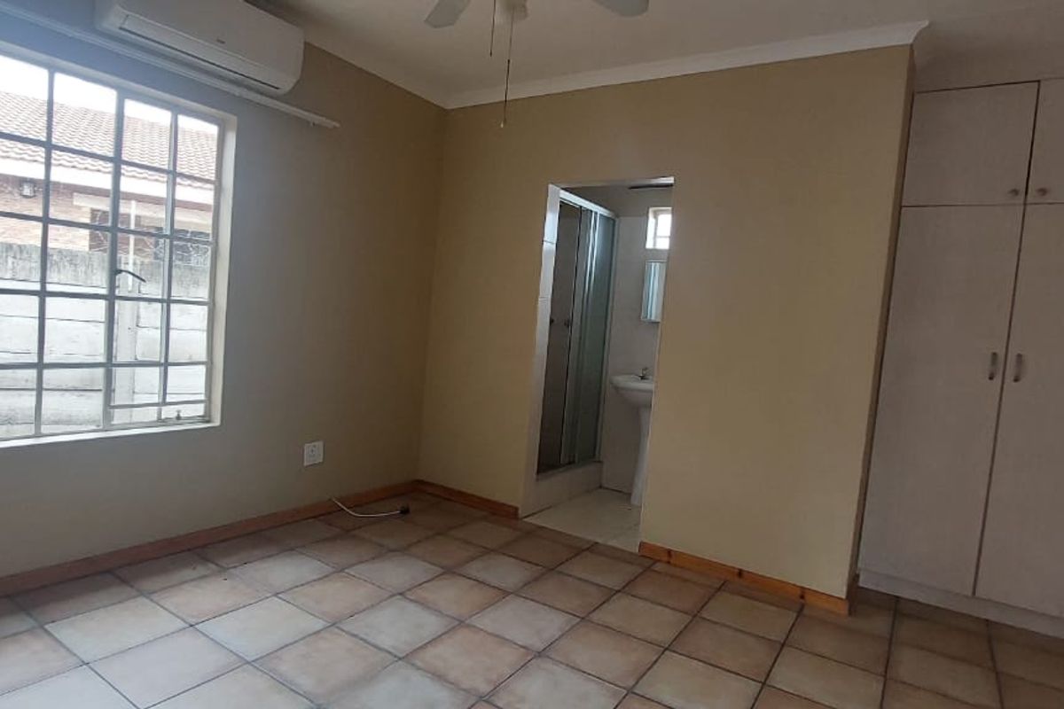 Charming 2-Bedroom Townhouse for Sale in a Safe and Secure Complex - Photo 4