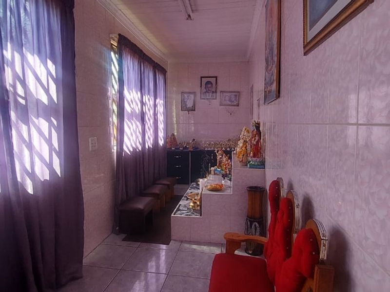 Stunning 3-bedroom, 2-bathroom home, nestled in a tranquil and friendly community. - Photo 6