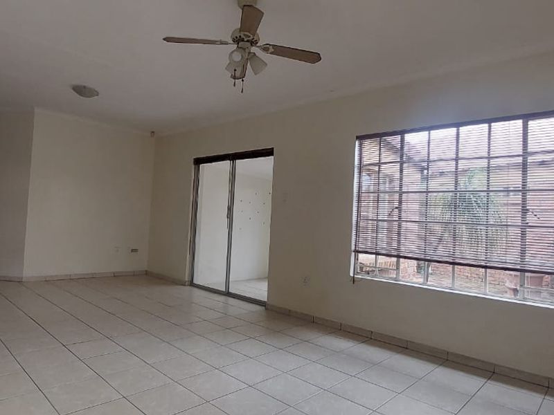 Charming 2-Bedroom Townhouse for Sale in a Safe and Secure Complex - Photo 7