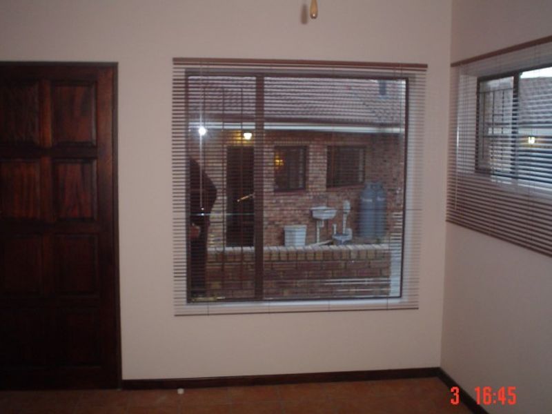 Modern 1-Bedroom Apartment in Schuinshoogte – Ideal Starter Home, All Charges Included! - Photo 4