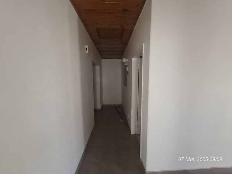 Lovely 3-Bedroom Family Home to Let in Lennoxton - Photo 10