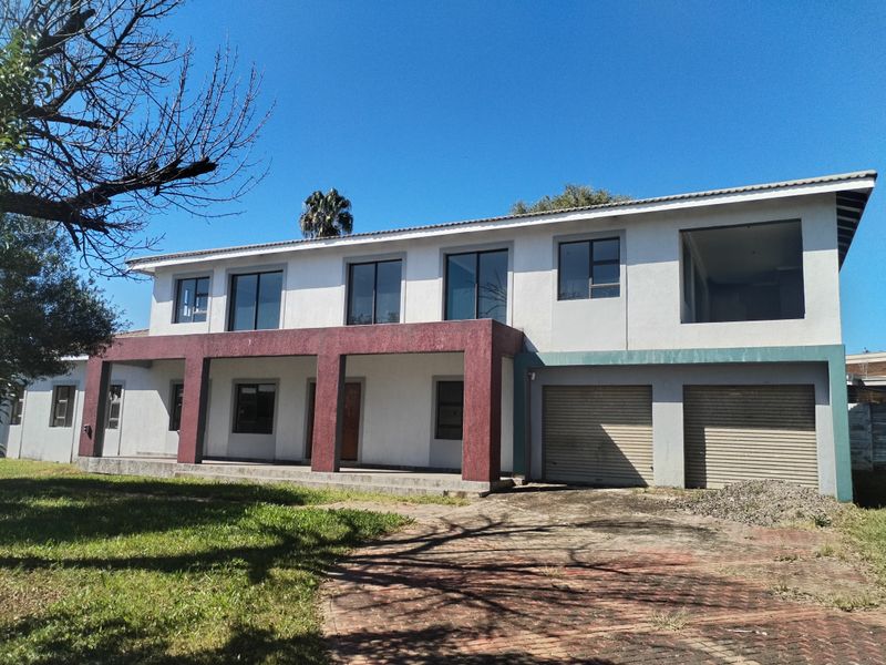 Design Your Masterpiece! 5-Bedroom Canvas with Luxury Outdoor Features - Photo 2