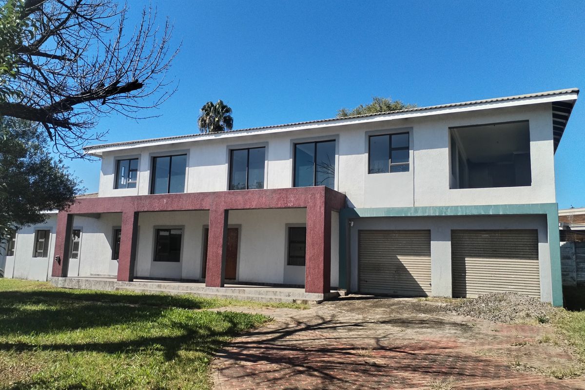 Design Your Masterpiece! 5-Bedroom Canvas with Luxury Outdoor Features - Photo 2