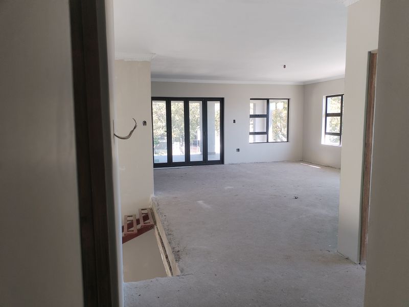 Design Your Masterpiece! 5-Bedroom Canvas with Luxury Outdoor Features - Photo 10