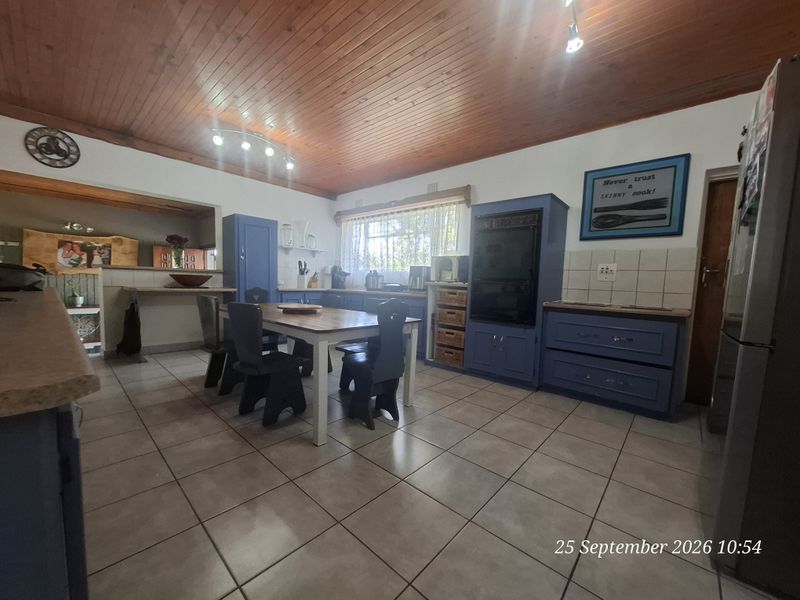A Welcoming Family Home with So Much to Offer in Upper Hutten Heights - Photo 4