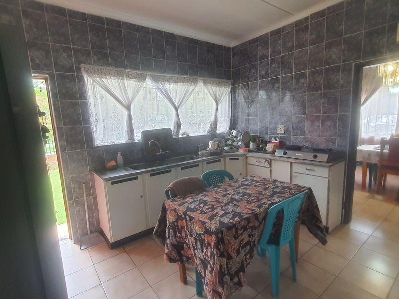 Spacious Family Home with Income Potential in Amiel Park - Photo 9