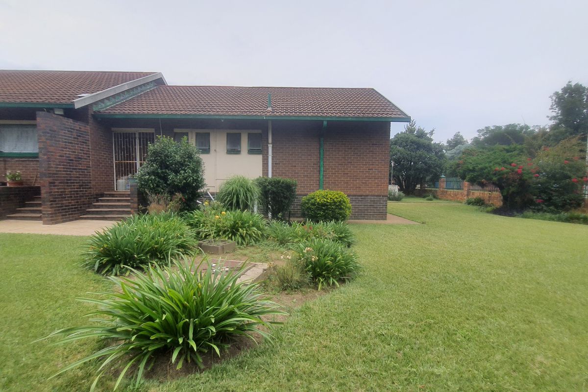 Spacious Family Home with Income Potential in Amiel Park - Photo 2