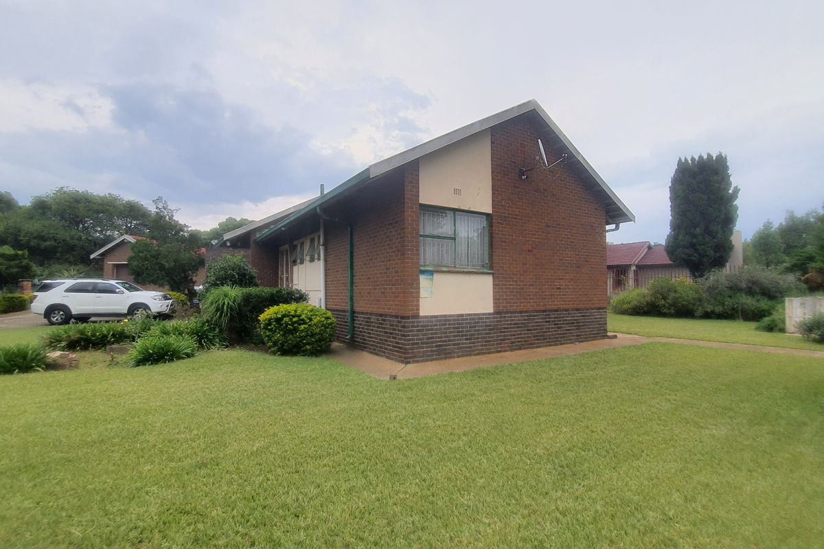 Spacious Family Home with Income Potential in Amiel Park - Photo 3