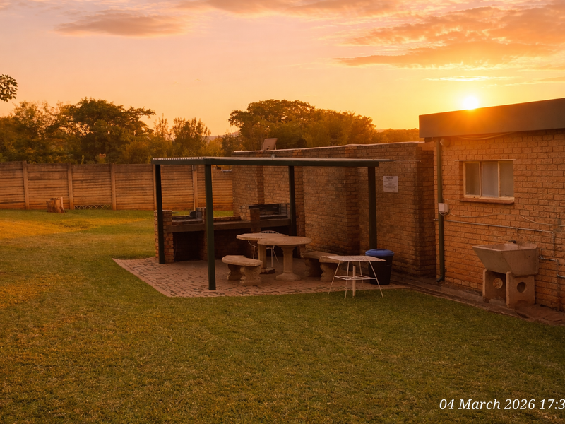 Spacious Flat for sale with Spectacular Views in Pioneer Park! - Photo 2