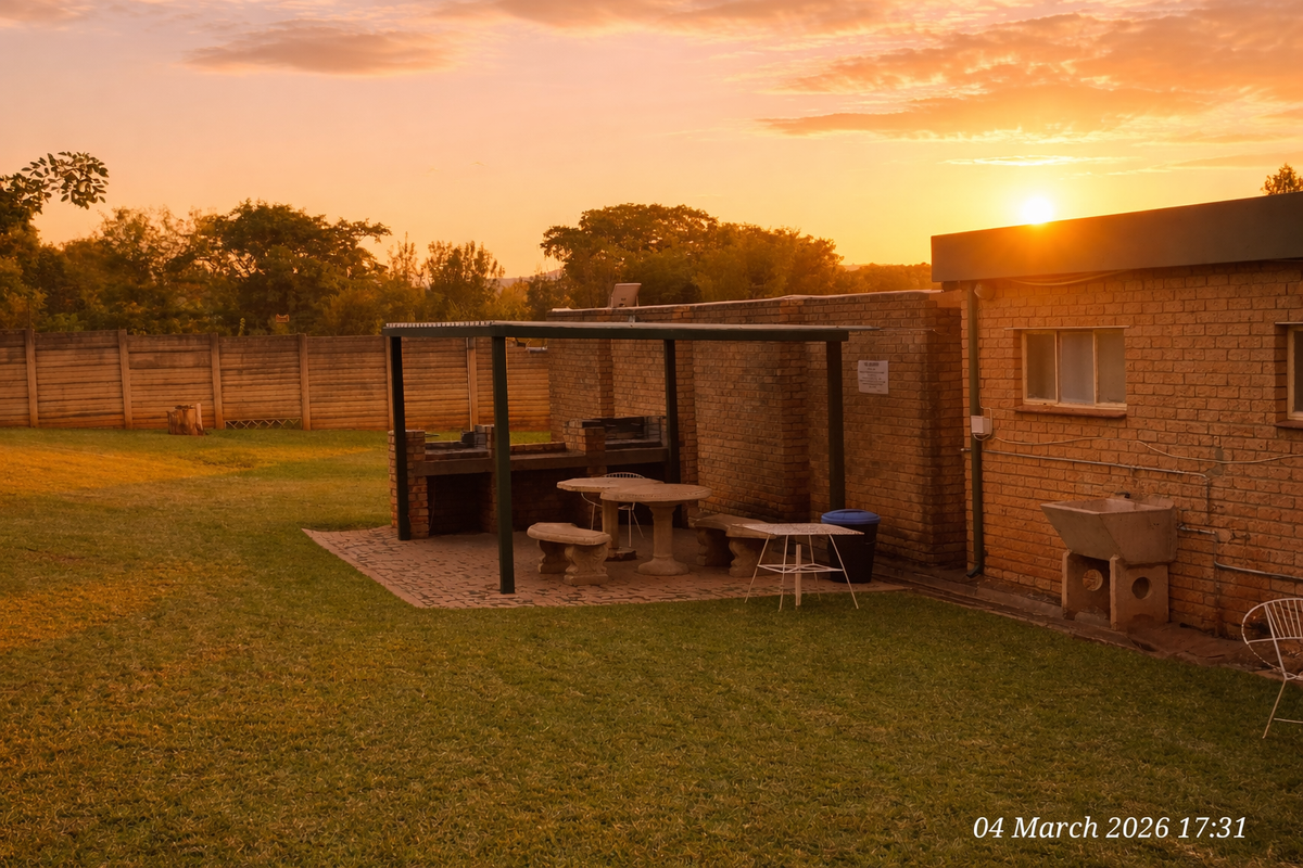 Spacious Flat for sale with Spectacular Views in Pioneer Park! - Photo 2