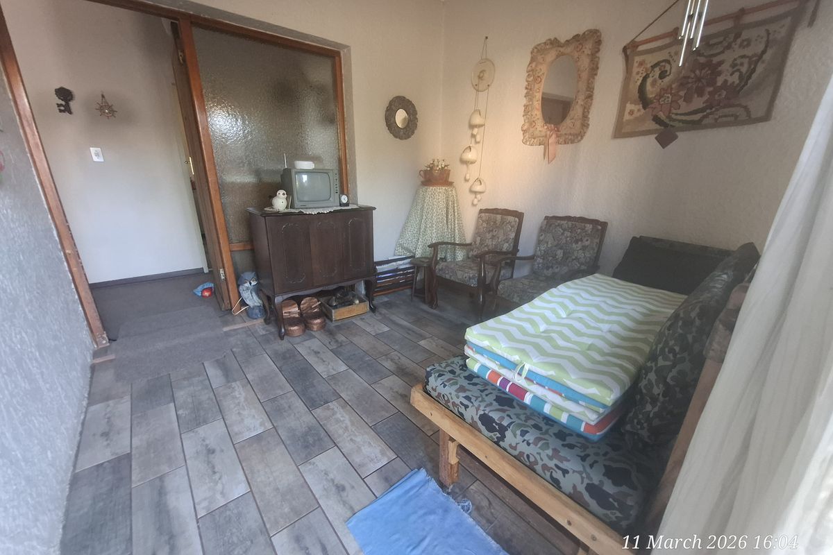 Comfortable Family Home in a Convenient Location - Photo 2