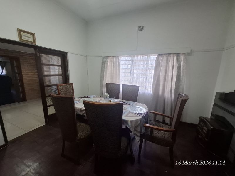 3 Bedroom House for sale in CBD - Photo 5