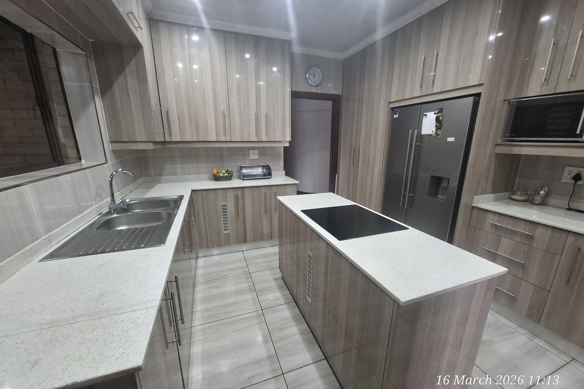 3 Bedroom House for sale in CBD - Photo 3