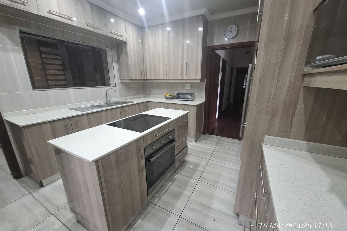 3 Bedroom House for sale in CBD - Photo 4