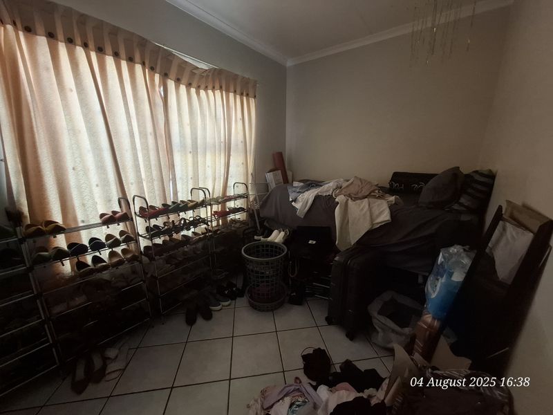 Secure & Simply Convenient – The Perfect Sunny Ridge Apartment! - Photo 8