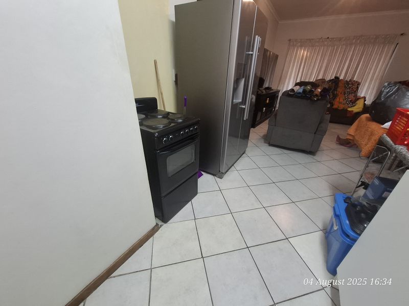 Secure & Simply Convenient – The Perfect Sunny Ridge Apartment! - Photo 4