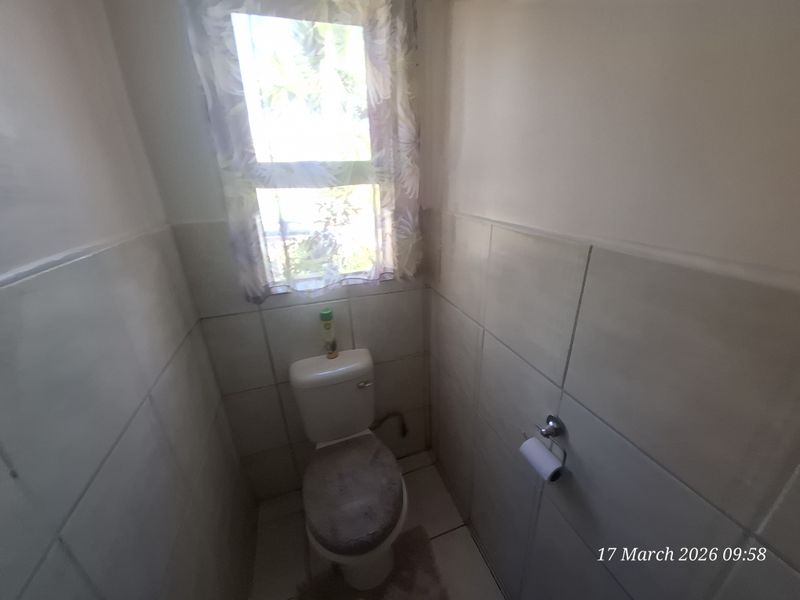 Spacious & Stylish Duplex Living in Sought-After Aviary Hill - Photo 5