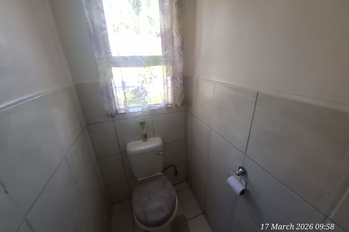 Spacious & Stylish Duplex Living in Sought-After Aviary Hill - Photo 5