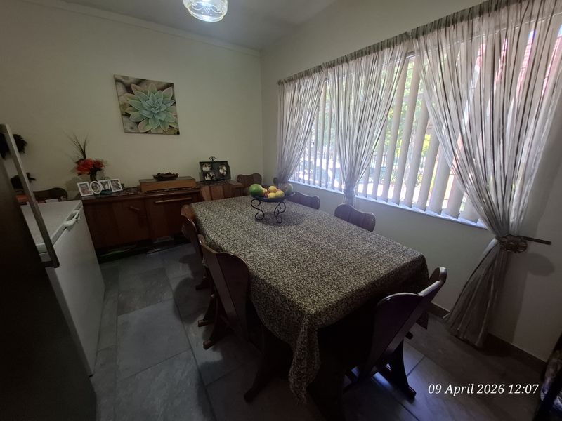 Move-In Ready Family Home in Prime Hutten Heights – Space, Style & Security All in One! - Photo 6