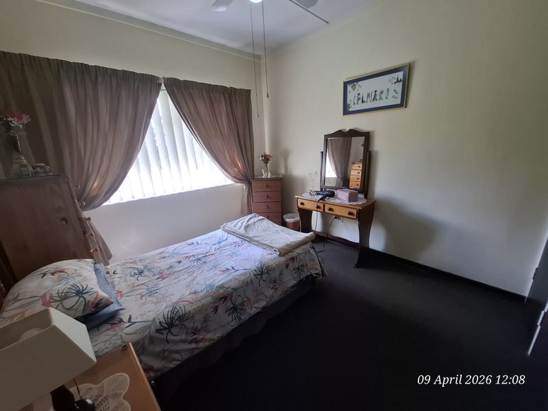 Move-In Ready Family Home in Prime Hutten Heights – Space, Style & Security All in One! - Photo 8