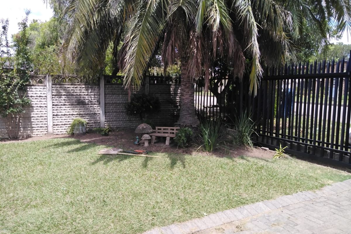 STOP SCROLLING! Your Dream Family Home in Arbor Park Just Hit the Market! - Photo 2