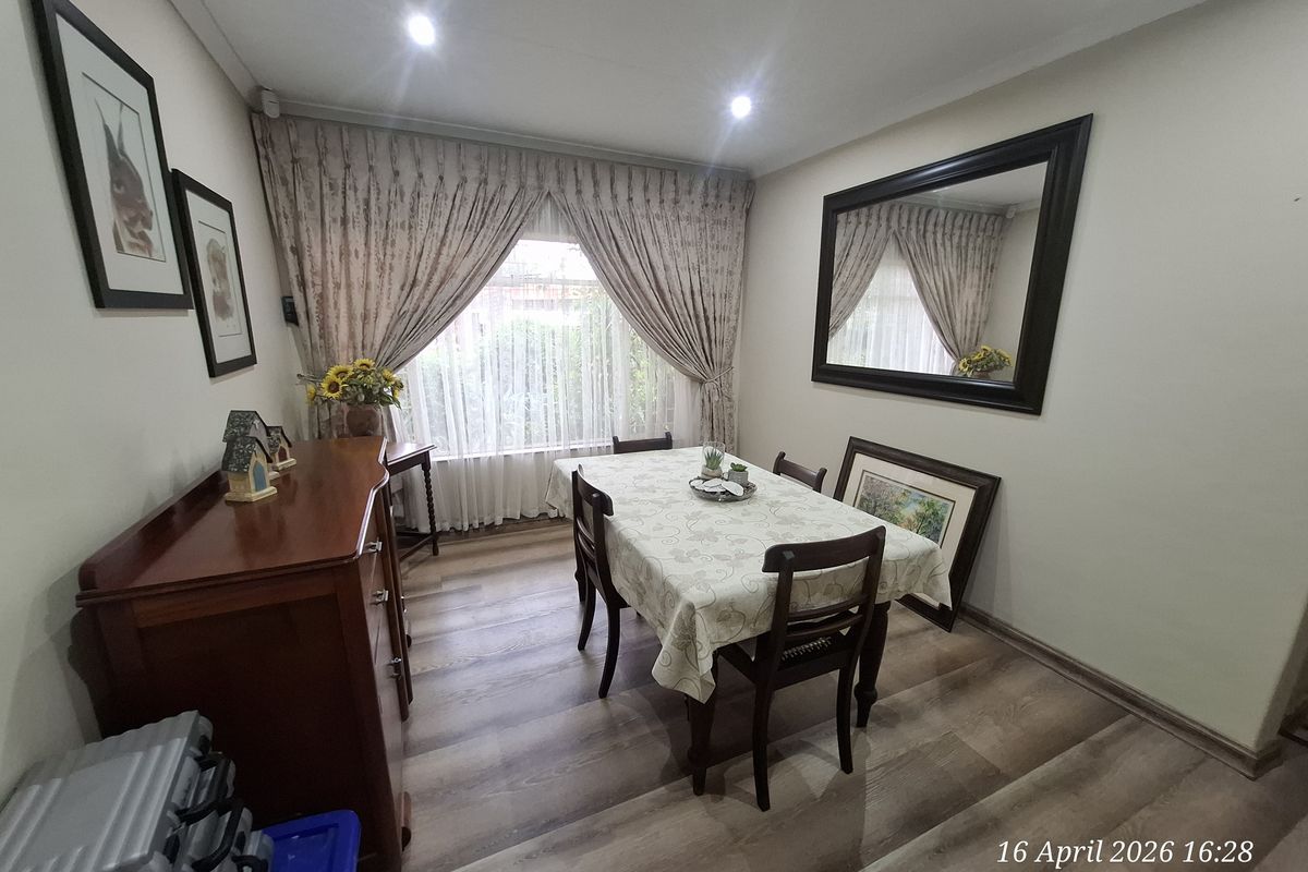 FULLY LOADED FAMILY HOME THAT TICKS EVERY BOX IN PIONEER PARK! - Photo 5