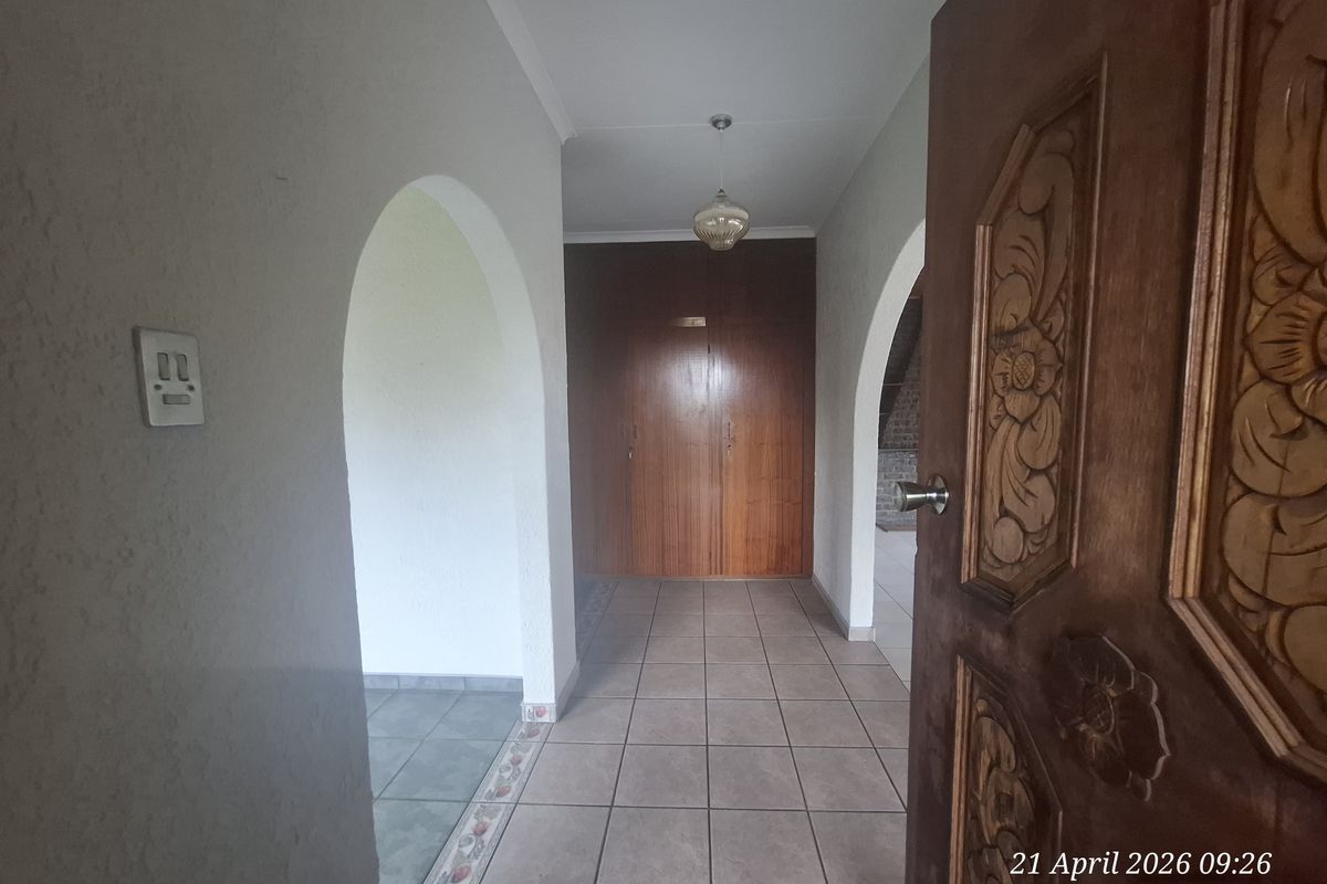 Country Calm Meets City Convenience – Your Signal Hill Escape Awaits! - Photo 5