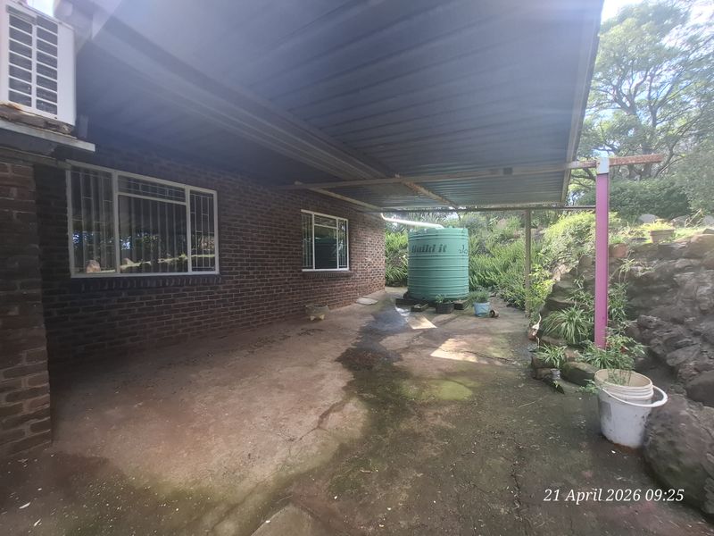 Country Calm Meets City Convenience – Your Signal Hill Escape Awaits! - Photo 4