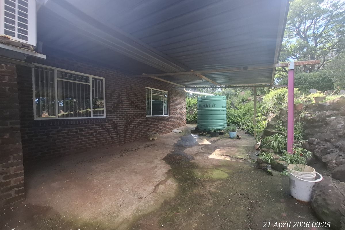 Country Calm Meets City Convenience – Your Signal Hill Escape Awaits! - Photo 4