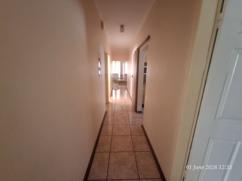 Peaceful Living in a Prime Lenville Location - Photo 10